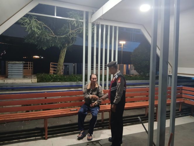 
					SATSAMAPTA POLRES BARITO UTARA LAKSANAKAN PATROLI MALAM DAN SOSIALISASI KAMTIBMAS DI KOTA MUARA TEWEH