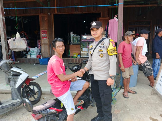 
					Bhabinkamtibmas Polsek Montallat Laksanakan Sambang dan Sampaikan Pesan Kamtibmas di Desa Rubei