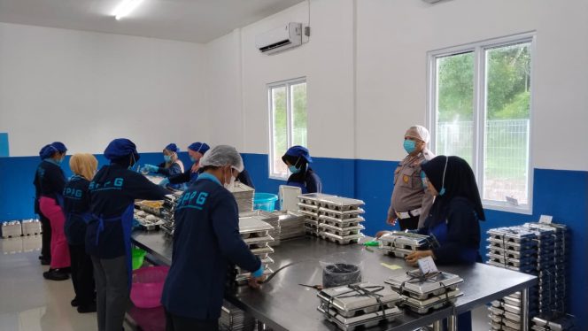 
					Memastikan Kualitas Gizi, Polsek Pandih Batu Kawal Ketat Distribusi MBG di SPPG 2 Polres Pulang Pisau