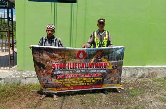 
					PERSONEL POLSEK PULAU PETAK LAKSANAKAN SOSIALISASI ILEGAL MINING KE MASYARAKAT GUNA PENCEGAHAN TAMBANG LIAR DI WILAYAH KECAMATAN PULAU PETAK