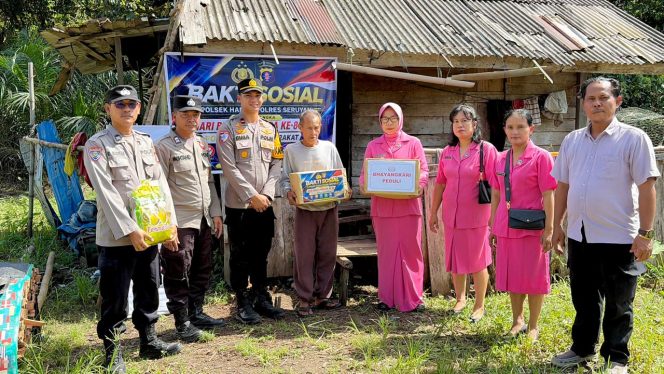 
					POLSEK HANAU DAN BHAYANGKARI RANTING HANAU SALURKAN BAKTI SOSIAL KEPADA WARGA KURANG MAMPU DI DANAU SELULUK