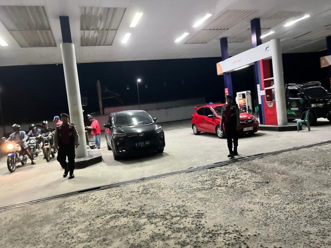 
					Segel Celah Kejahatan Jam Rawan, Sat Samapta Polres Sukamara Jaga Keamanan Pangkalan Energi