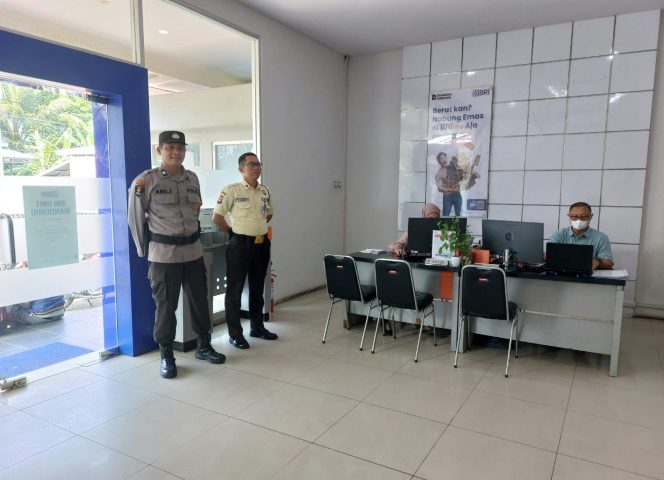 
					Cegah Kriminalitas, Polsek Kapuas Barat Amankan Objek Vital di Kelurahan Mandomai
