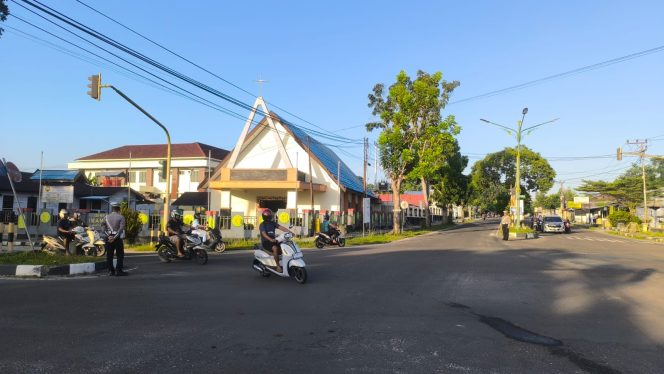 
					Urai Titik Potensi Kemacetan Awal Hari, Sat Lantas Polres Sukamara Tertibkan Arus Lalu Lintas