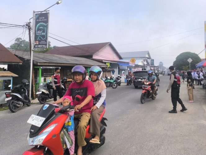 
					Perkuat Proteksi Wilayah Terbuka, Sat Samapta Polres Sukamara Siagakan Pasukan Sabhara di Jalan Utama