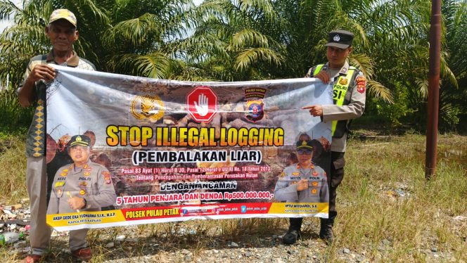 
					SOSIALISASI PENEBANGAN HUTAN SECARA LIAR (ILEGAL LOGING) OLEH PERSONIL POLSEK PULAU PETAK