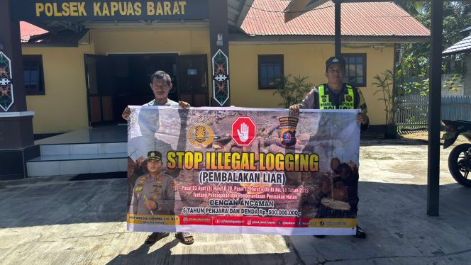 
					Jaga Kelestarian Hutan, Polsek Kapuas Barat Patroli R2 dan Sosialisasi Larangan Illegal Logging di Desa Saka Mangkahai