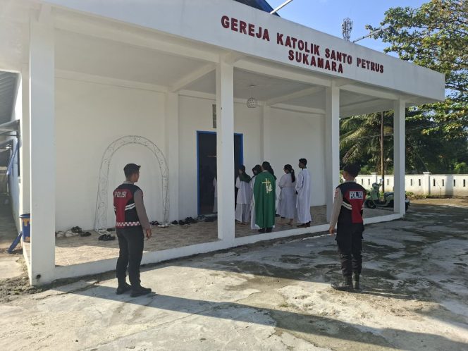 
					Kawal Harmoni dan Toleransi Wilayah, Sat Samapta Polres Sukamara Sterilkan Gereja Santo Petrus