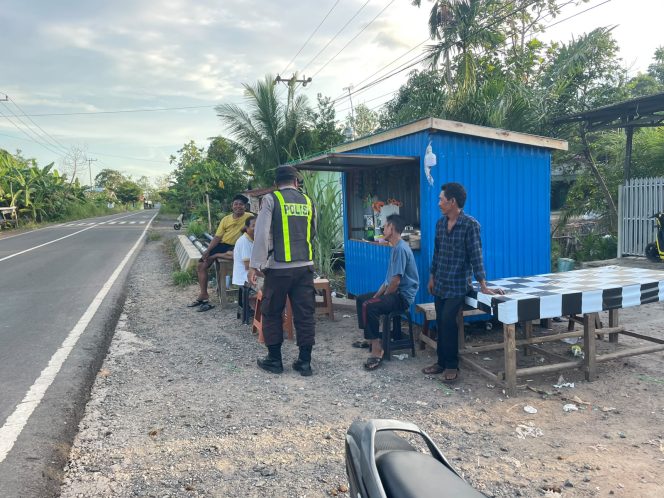 
					PERSONIL POLSEK PULAU PETAK LAKSANAKAN PATROLI DIALOGIS KE DESA-DESA WILAYAH KECAMATAN PULAU PETAK