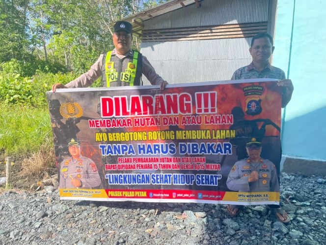 
					DALAM UPAYA PENCEGAHAN KEBAKARAN HUTAN DAN LAHAN, PERSONEL POLSEK PULAU PETAK SOSIALISASIKAN SANKSI PIDANA PELAKU KARHUTLA KE MASYARAKAT KECAMATAN PULAU PETAK
