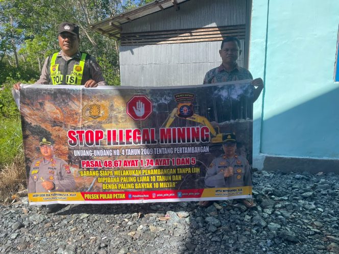 
					PERSONEL POLSEK PULAU PETAK LAKSANAKAN SOSIALISASI ILEGAL MINING KE MASYARAKAT GUNA PENCEGAHAN TAMBANG LIAR DI WILAYAH KECAMATAN PULAU PETAK