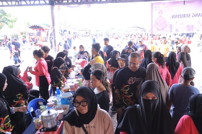 
					DUKUNG EKONOMI LOKAL, POLRES SERUYAN HADIRKAN BAZAAR DAN UMKM BHAYANGKARI DI PUNCAK HUT BHAYANGKARA KE-80