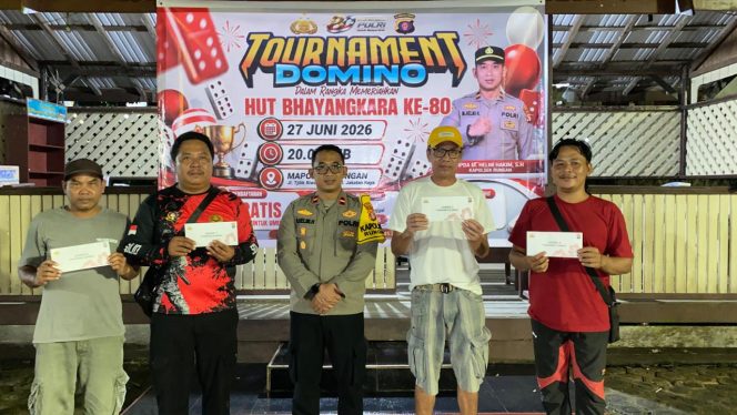 
					Ratusan Warga Adu Tangkas Domino di Mako Polsek Rungan, Semarak Hari Bhayangkara ke-80 Penuh Keakraban
