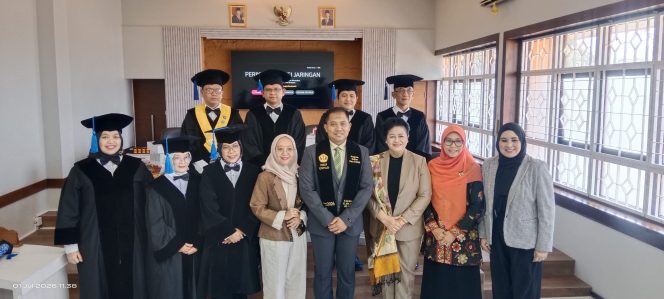 
					Perwira TNI AU Aris Toteles Sufiuddin Resmi Raih Gelar Doktor di Unpad, Angkat Isu Kesetaraan Gender dalam Misi Perdamaian Dunia