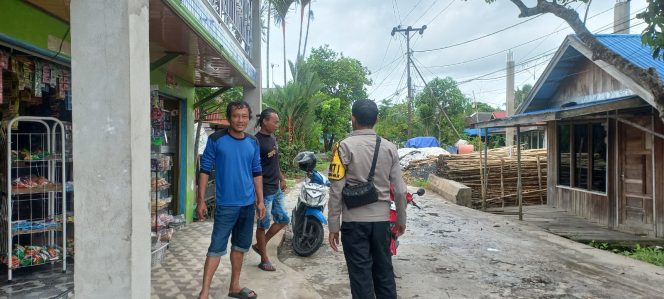 
					Jaga Kamtibmas Tetap kondusif Personil Polsek Kapuas Hilir Rutin Laksanakan Patroli Siang Ke Objek Vital Dan Pemukiman Warga