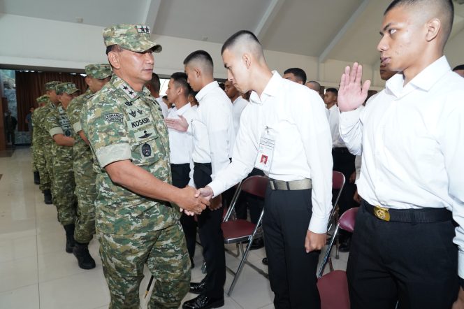 
					Pangdam III/Siliwangi Lepas 236 Calon Taruna Akademi TNI TA 2026 dari Bandung