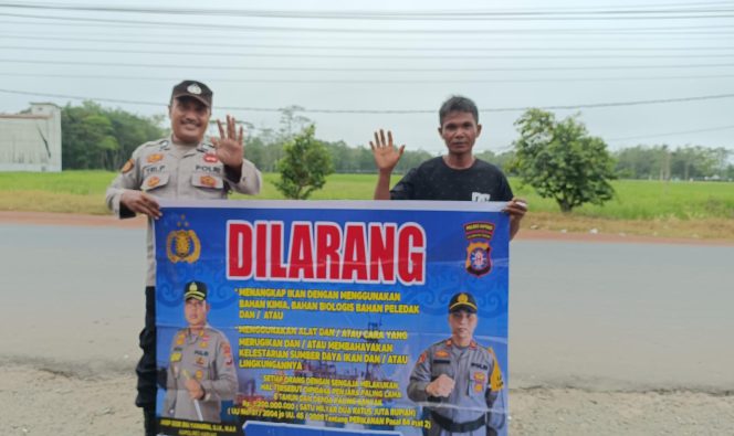 
					Cegah Perusakan Ekosistem Perairan, Polsek Kapuas Timur Sosialisasikan Bahaya Illegal Fishing untuk Keberlanjutan
