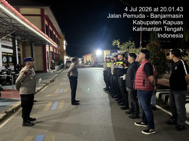
					ANGGOTA SATSAMAPTA POLRES KAPUAS MELAKSANAKAN APEL MALAM PIKET PENJAGAAN DAN PENGECEKAN TAHANAN BERTEMPAT DI HALAMAN MAKO POLRES KAPUAS.