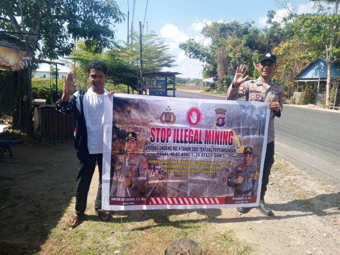 
					SOSIALISASI LARANGAN ILLEGAL MINING, BERTUJUAN CIPTAKAN MASYARAKAT SADAR AKAN LINGKUNGAN OLEH POLSEK KAPUAS TIMUR