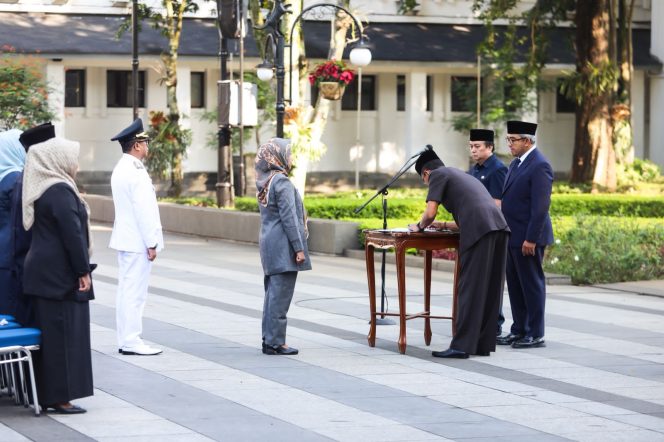 
					Lantik 105 Pejabat, Wali Kota Ingatkan Integritas dan Profesionalisme