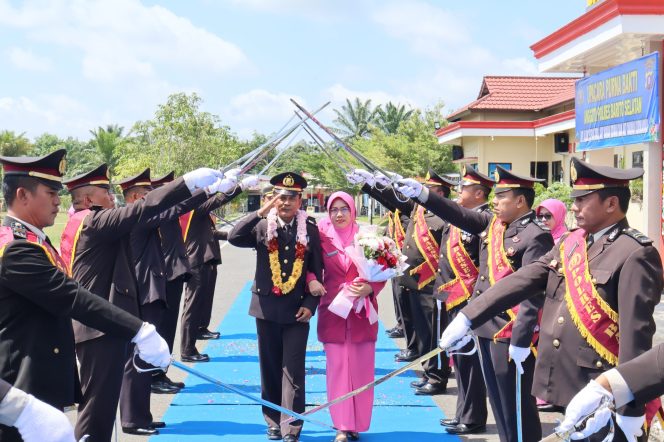 
					Masuki Masa Pensiun, Kapolres Pimpin Upacara  Purna Bhakti 3 Personel Polres Barsel