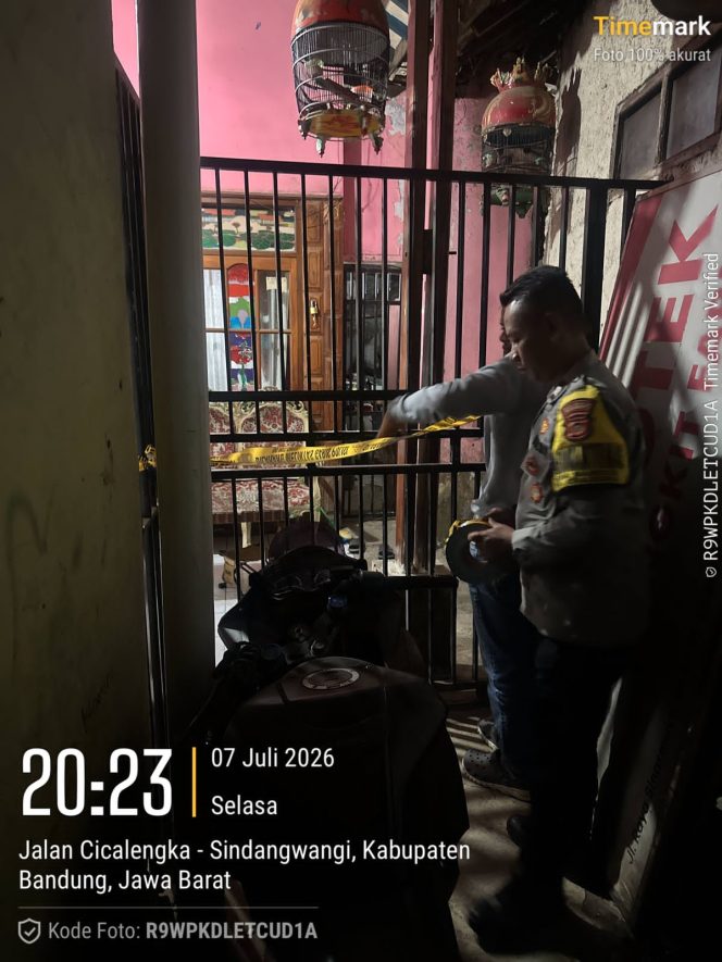 
					Polsek Cicalengka Tindak Lanjuti Laporan Media Nuansa Realita, Toko yang Diduga Jadi Lokasi Peredaran Tramadol Dipasang Garis Polisi