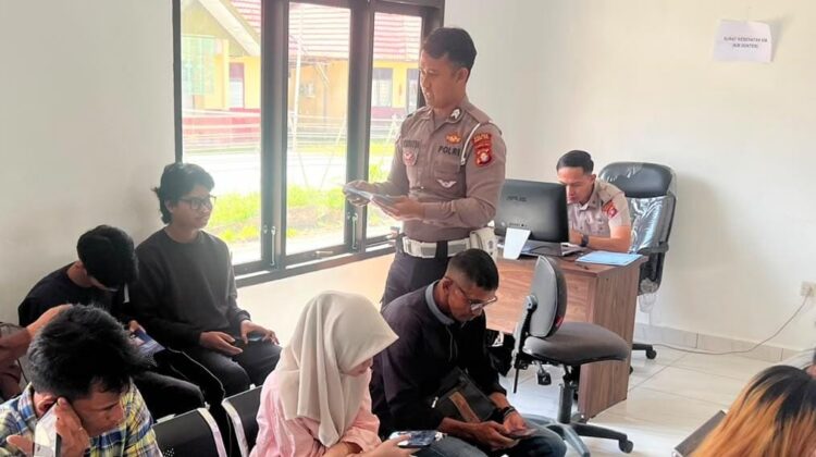 Polantas Menyapa, Satlantas Polres Murung Raya Mudah Edukasi Masyarakat Mekanisme Dan Persyaratan Penerbitan SIM
