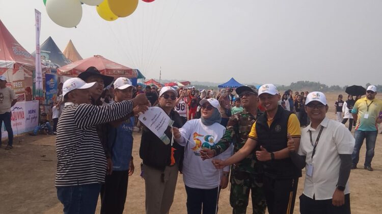 Semarakan HUT Hari Jadi Kabupaten Purwakarta Ke- 195 Dan Kabupaten Purwakarta Ke- 58, Gelar ” Adu Layang – Layang Piala Bupati