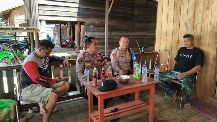 Giat Berikan Imbauan kantibmas kepada warga di lakukan Personil Polsek Kapuas Tengah.