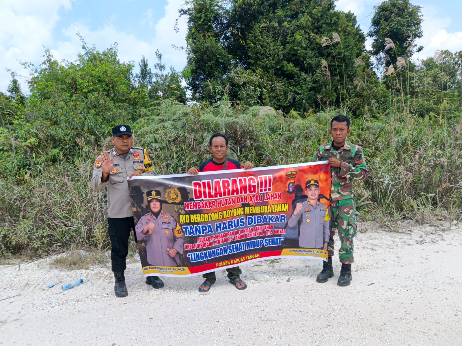 Giat Piket Polsek kapuas tengah Rutin lakukan imbauan larangan karhutla kepada masyarakat.