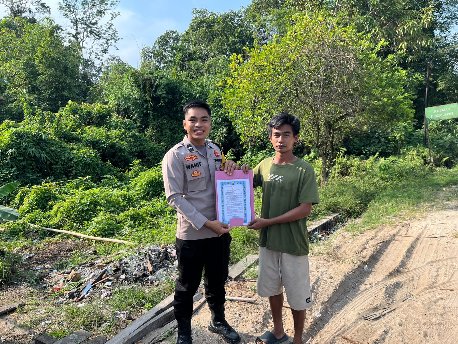 BHABINKAMTIBMAS POLSEK GUNUNG TIMANG SOSIALISASIKAN MAKLUMAT KAPOLDA KALTENG TENTANG LARANGAN KARHUTLA