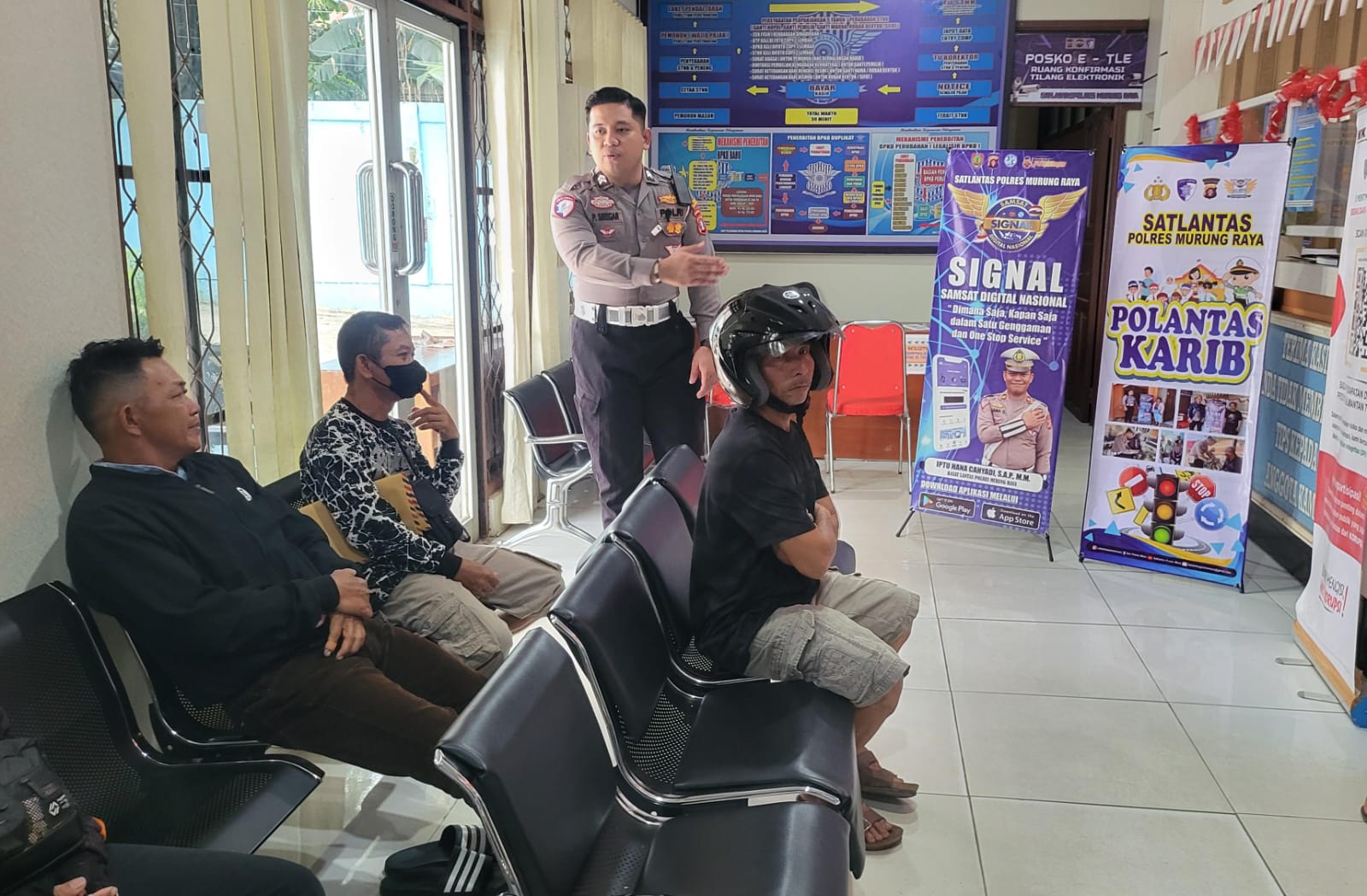 Melalui Polantas Karib, Unit Regident Samsat Murung Raya Pastikan Pelayanan Pajak Kendaraan Terpacaya