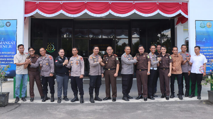 Perkuat Ikatan Soliditas, Kapolres Pulang Pisau melaksanakan kunjungan ke Kejaksaan Pulang Pisau