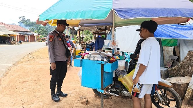 
					Sentuh Kawasan Pemukiman, Polsek Permata Kecubung Gelar Patroli Kamtibmas Pagi Hari