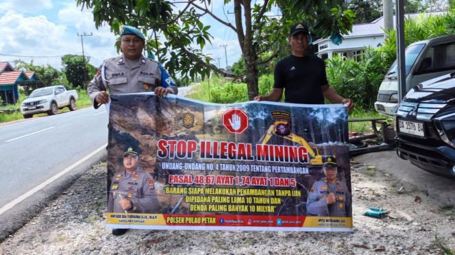 
					PERSONEL POLSEK PULAU PETAK LAKSANAKAN SOSIALISASI ILEGAL MINING KE MASYARAKAT GUNA PENCEGAHAN TAMBANG LIAR DI WILAYAH KECAMATAN PULAU PETAK