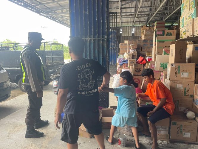 
					PERSONIL POLSEK PULAU PETAK LAKSANAKAN PATROLI DIALOGIS KE DESA-DESA WILAYAH KECAMATAN PULAU PETAK