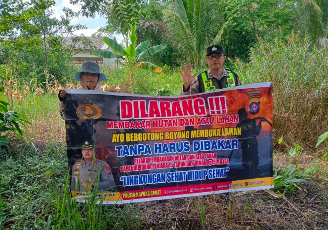 
					Memasuki Musim Kemarau, Personel Polsek Kapuas Barat Sosialisasikan Larangan Membakar Hutan dan Lahan