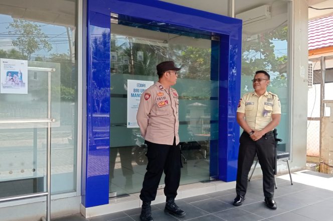 
					Cegah Aksi Kriminal di Objek Vital, Polsek Kapuas Barat Tingkatkan Patroli di Bank BRI Cabang Mandomai