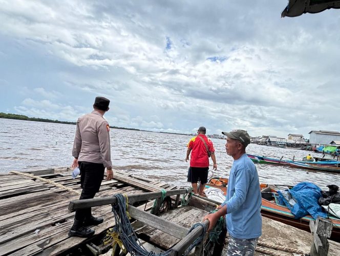 
					Dekati Masyarakat Pesisir, Sat Polairud Polres Sukamara Gencarkan Imbauan Kamtibmas di DAS Jelai