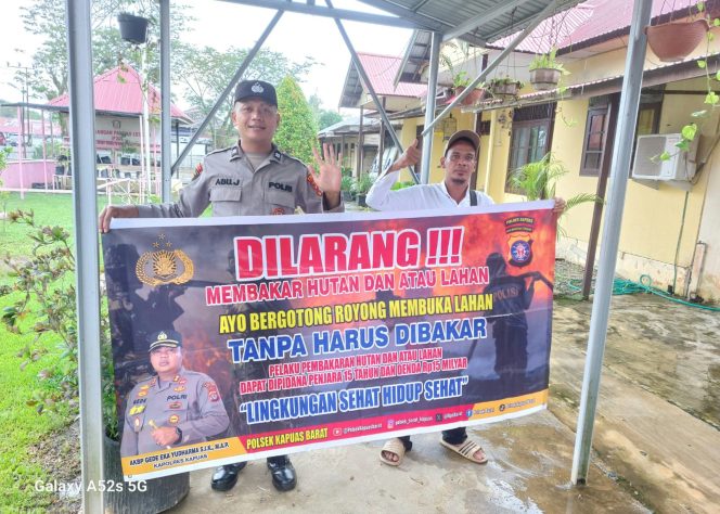 
					Cegah Kebakaran Hutan dan Lahan, Polsek Kapuas Barat Gencarkan Imbauan di Kelurahan Mandomai