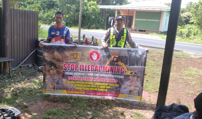 
					PERSONEL POLSEK PULAU PETAK LAKSANAKAN SOSIALISASI ILEGAL MINING KE MASYARAKAT GUNA PENCEGAHAN TAMBANG LIAR DI WILAYAH KECAMATAN PULAU PETAK