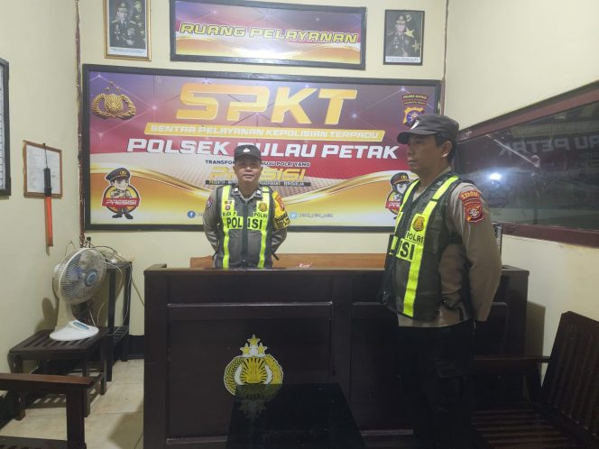 
					POLSEK PULAU PETAK LAKSANAKAN KEGIATAN SIAGA MAKO PADA MALAM HARI GUNA CIPTAKAN SITUASI AMAN