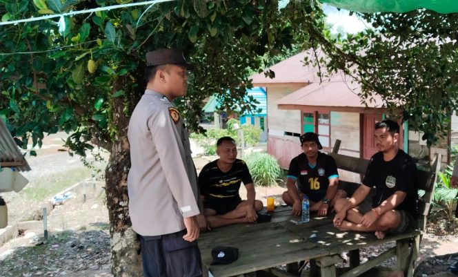 
					Pererat Hubungan Masyarakat, Polsek Balai Riam Gelar Sambang Dialogis Kamtibmas Pagi Hari