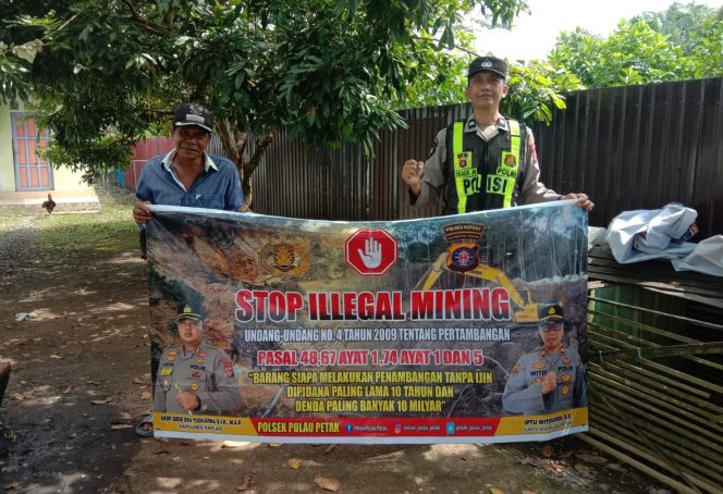 
					PERSONEL POLSEK PULAU PETAK LAKSANAKAN SOSIALISASI ILEGAL MINING KE MASYARAKAT GUNA PENCEGAHAN TAMBANG LIAR DI WILAYAH KECAMATAN PULAU PETAK