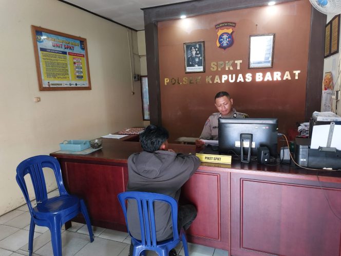 
					Hari Libur Tetap Maksimal, Polsek Kapuas Barat Berikan Pelayanan Prima Bagi Masyarakat