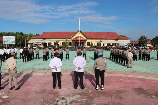 
					Pimpin Apel Jam Pimpinan, Kapolres Pulang Pisau Berikan Apresiasi dan Tekankan Kesiapan Pengamanan Event