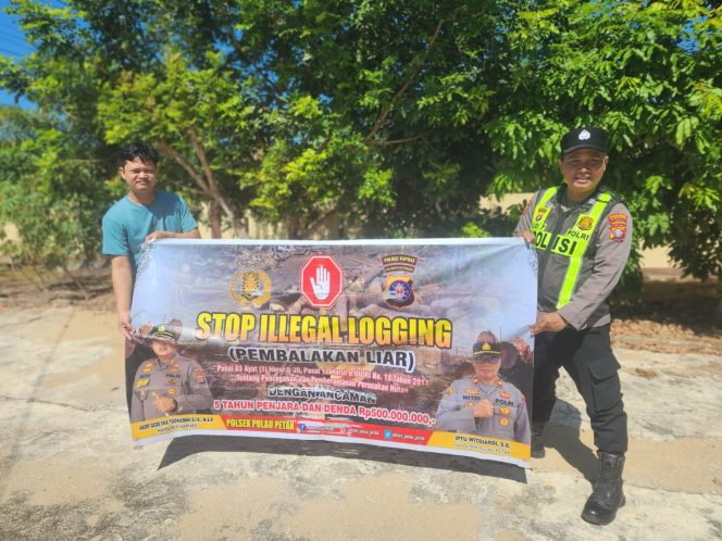 
					SOSIALISASI PENEBANGAN HUTAN SECARA LIAR (ILEGAL LOGING) OLEH PERSONIL POLSEK PULAU PETAK