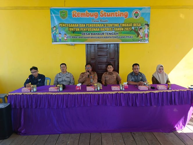 
					Upaya Cegah Stunting, Polsek Kahayan Kuala Hadiri Rembug Stunting Desa Bahaur Tengah