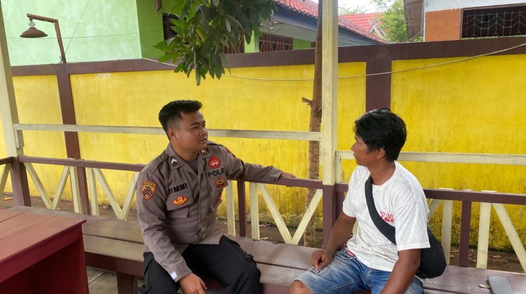 Pererat Persatuan, Personel Polsek Tewah Ajak Warga Tewah Tangkal Hoaks dan Provokasi