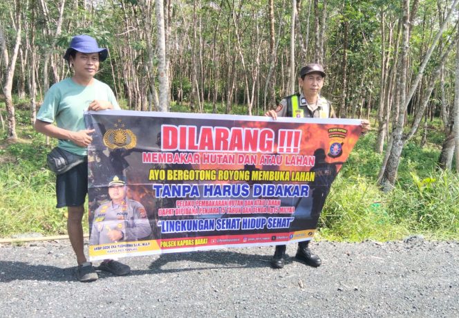 
					Cegah Karhutla Sejak Dini, Personil Polsek Kapuas Barat Gencarkan Sosialisasi Buka Lahan Tanpa Bakar di Desa Anjir Kalampan